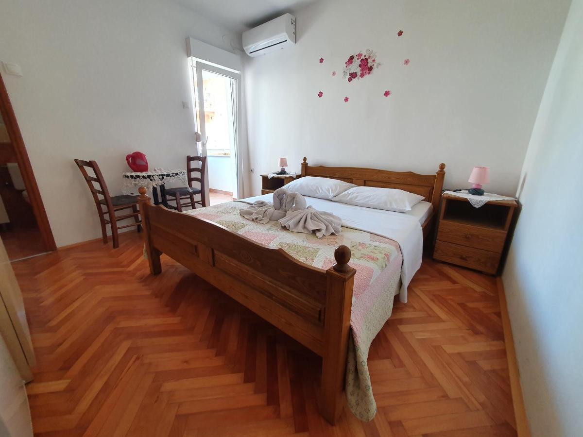 Apartments & Rooms Krk Krk Town Exterior foto