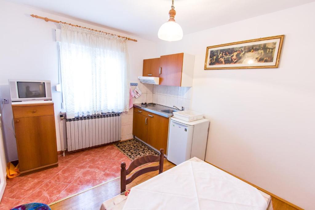 Apartments & Rooms Krk Krk Town Quarto foto
